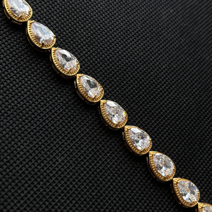 Pulsera de plata con circonias lágrima