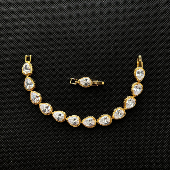 Pulsera de plata con circonias lágrima
