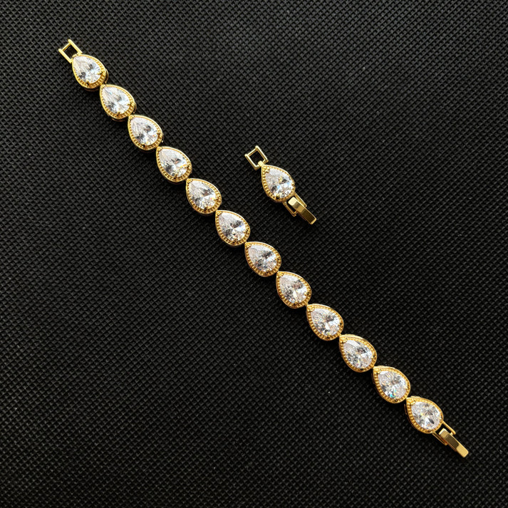 Pulsera de plata con circonias lágrima