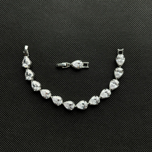 Pulsera de plata con circonias lágrima