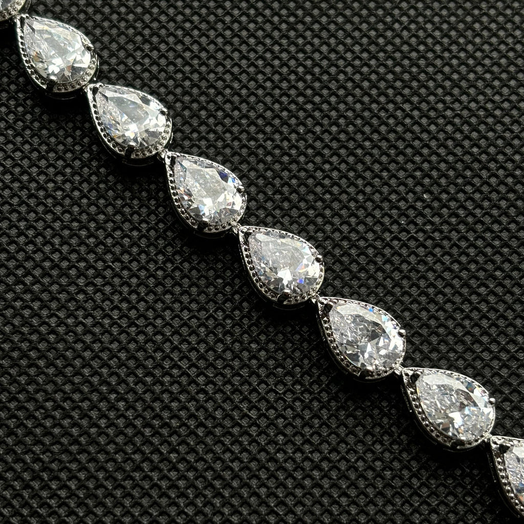 Pulsera de plata con circonias lágrima